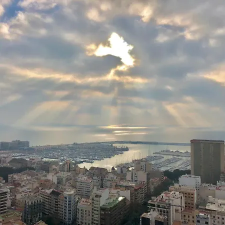 Luxury & Sea View Apartment
