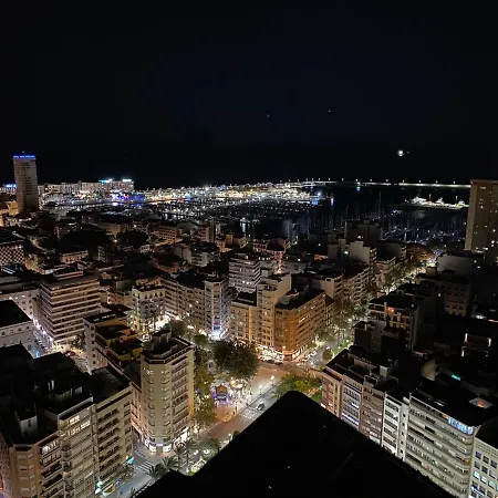 Luxury & Sea View Apartment *